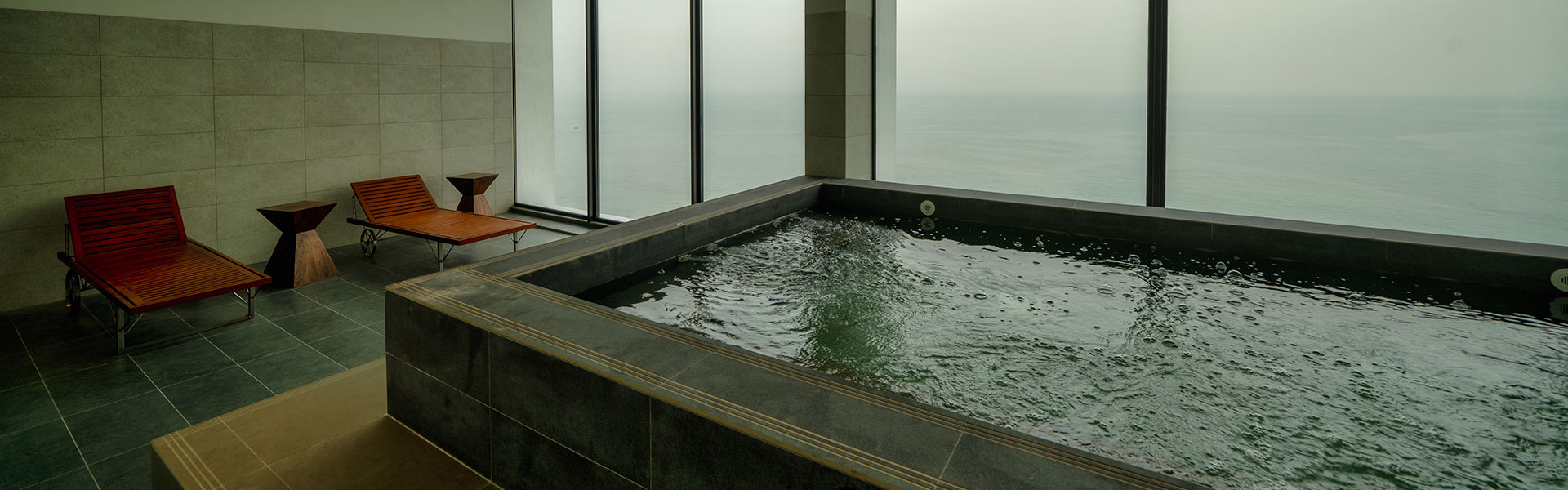 Sauna and Jacuzzi